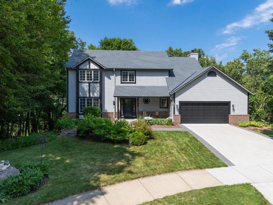 8855 Sylvan Rdg, Eden Prairie, MN 55347