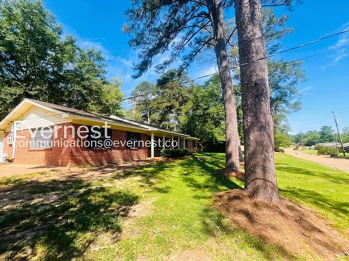 Building Photo - 114 Rollingwood Dr