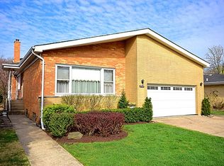 2506 S 6th Ave, Riverside, IL 60546