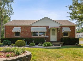 3525 Saint Sebastian Ln, Saint Ann, MO 63074