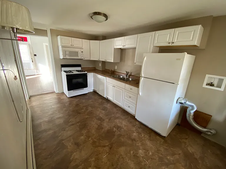 1043 Dreher Ave — Photo 3