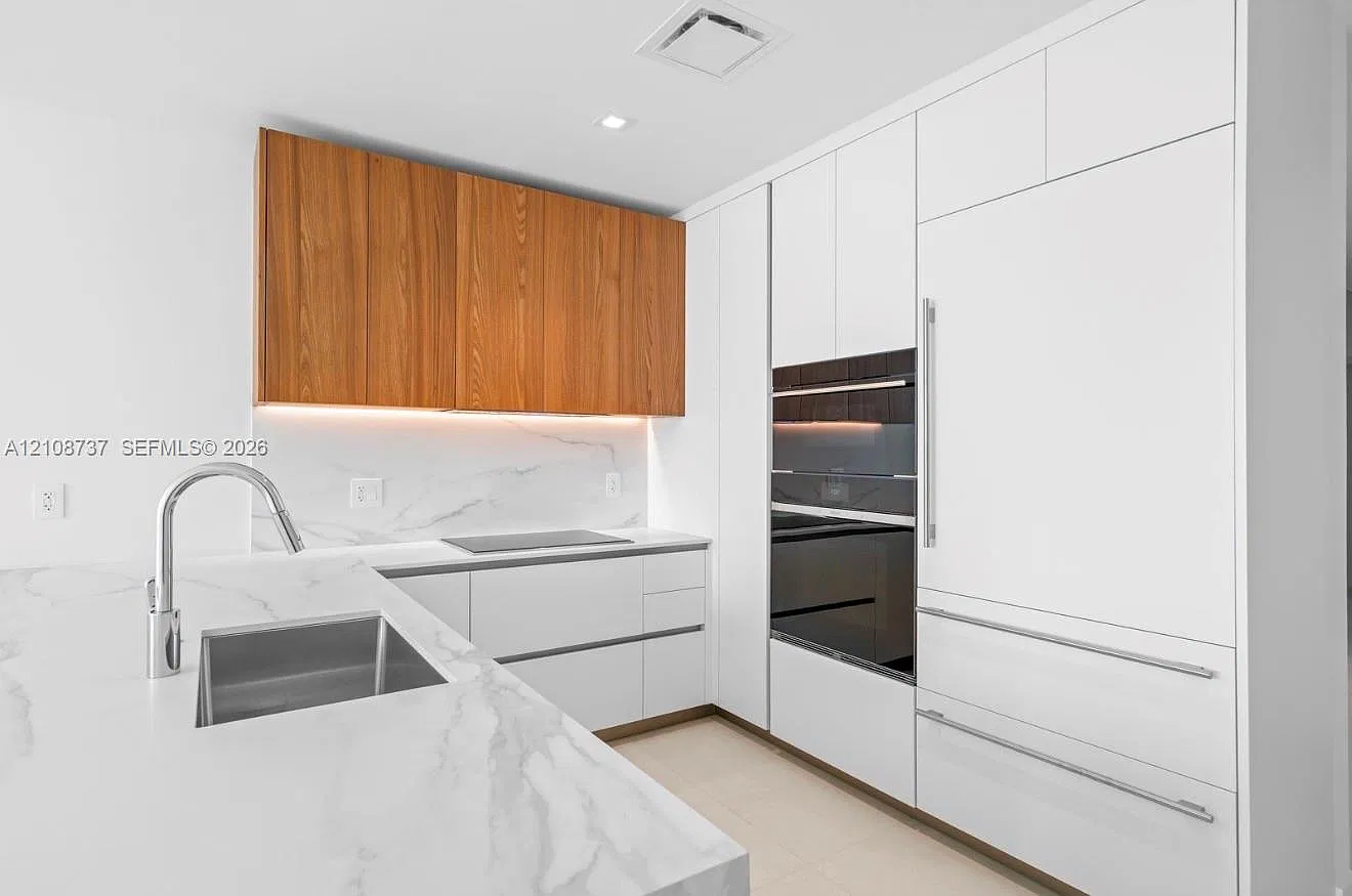 3 bed, 3.0 bath, $11,500 — Photo 3