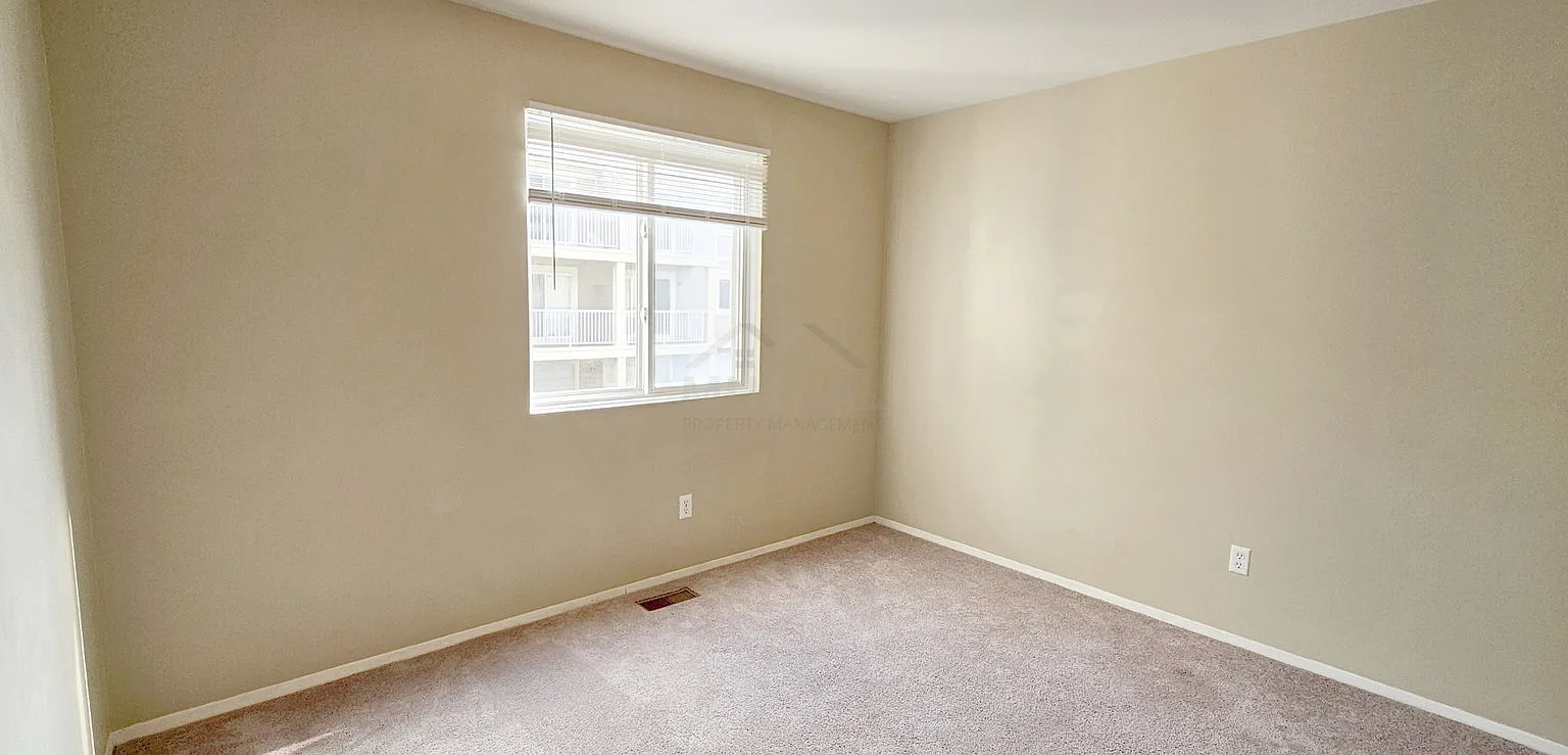 2 bed, 2.0 bath, 881 sqft, $1,700 — Photo 4