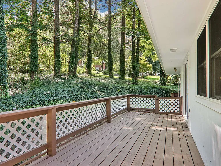 325 Comet Dr — Photo 32