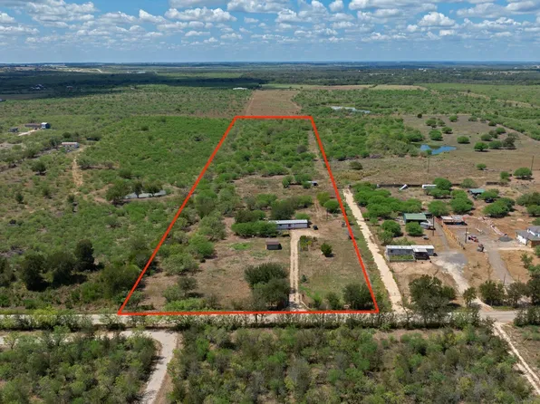 3301 Dry Creek Rd, Lockhart, TX 78644