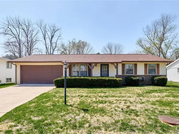 19 Blackwood Ln, Saint Peters, MO 63376