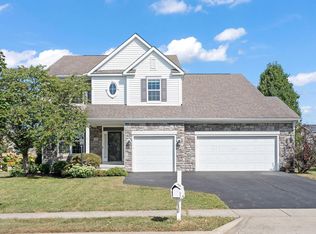 240 Fox Glen Dr E, Pickerington, OH 43147