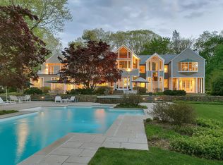 2 Danton Ln S, Lattingtown, NY 11560