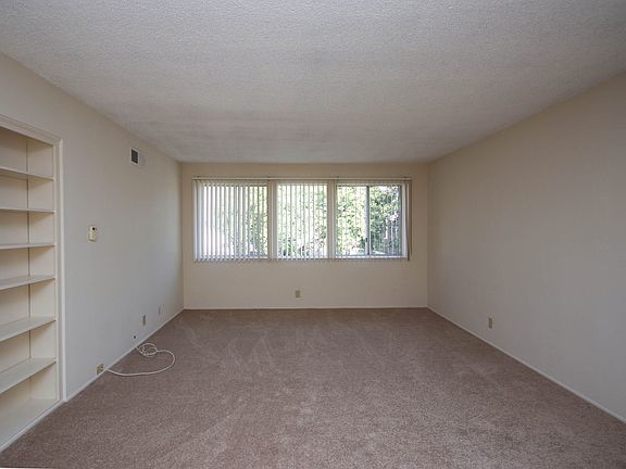 4th image of 1600 W Huntington Dr APT 1G