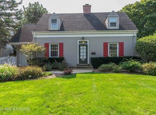 681 Highview Ter, Lake Forest, IL 60045