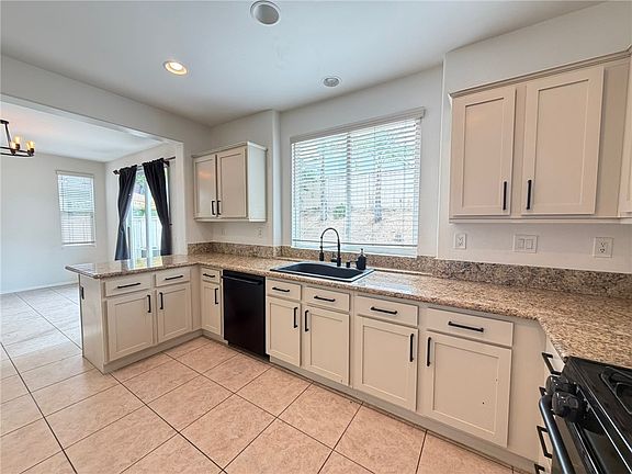3rd image of 32574 Wildflower Dr