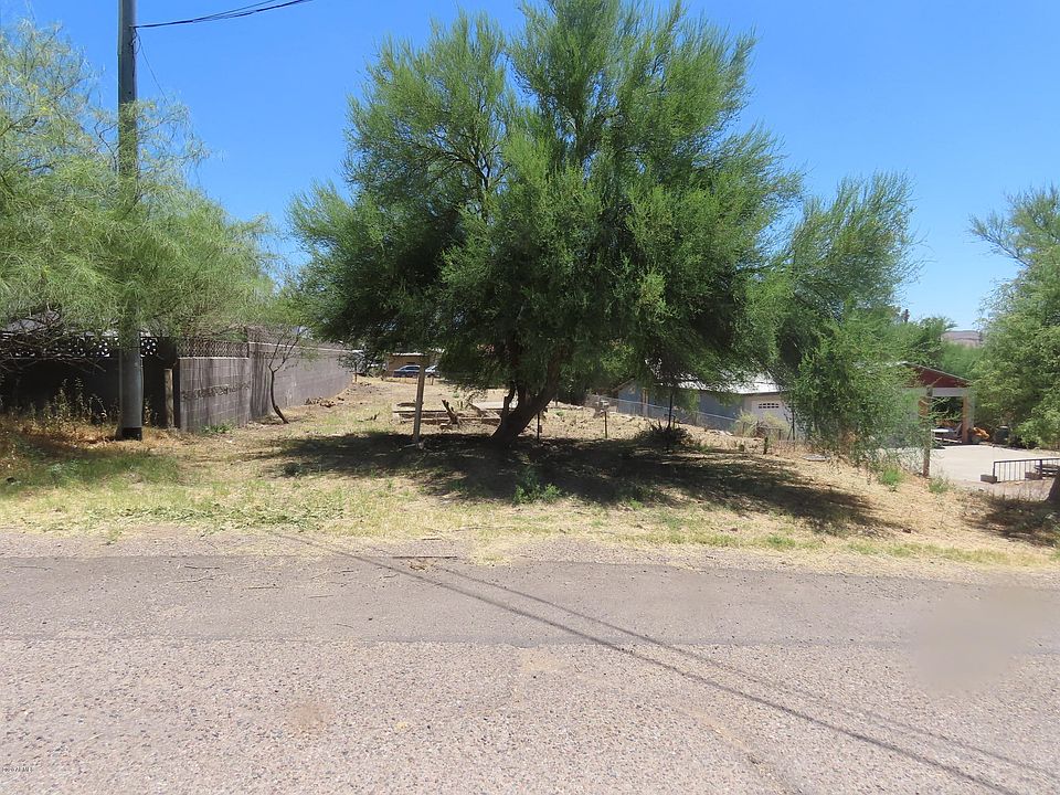 2nd image of 519 W Lime St Lot 3