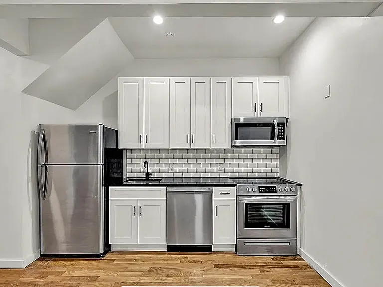 326 Cornelia St #1 — Photo 3