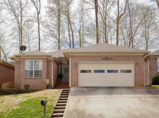 106 Twin Oaks Ct, Florence, AL 35630
