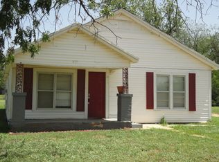 817 Texas St, Graham, TX 76450