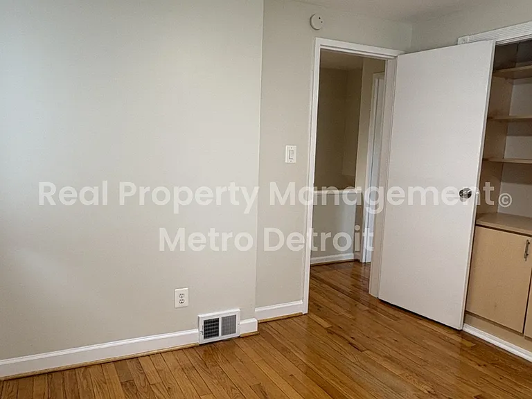 655 N Eton St #22 — Photo 14