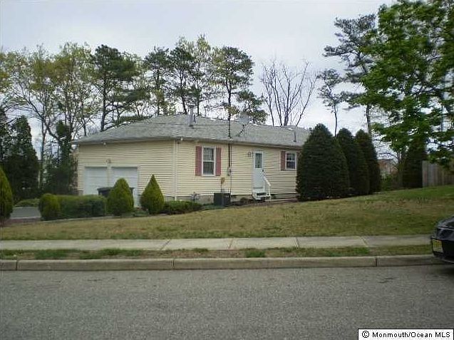 1st image of 1161 Laurel Dr