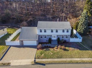 22 Columbus Ave, Totowa, NJ 07512