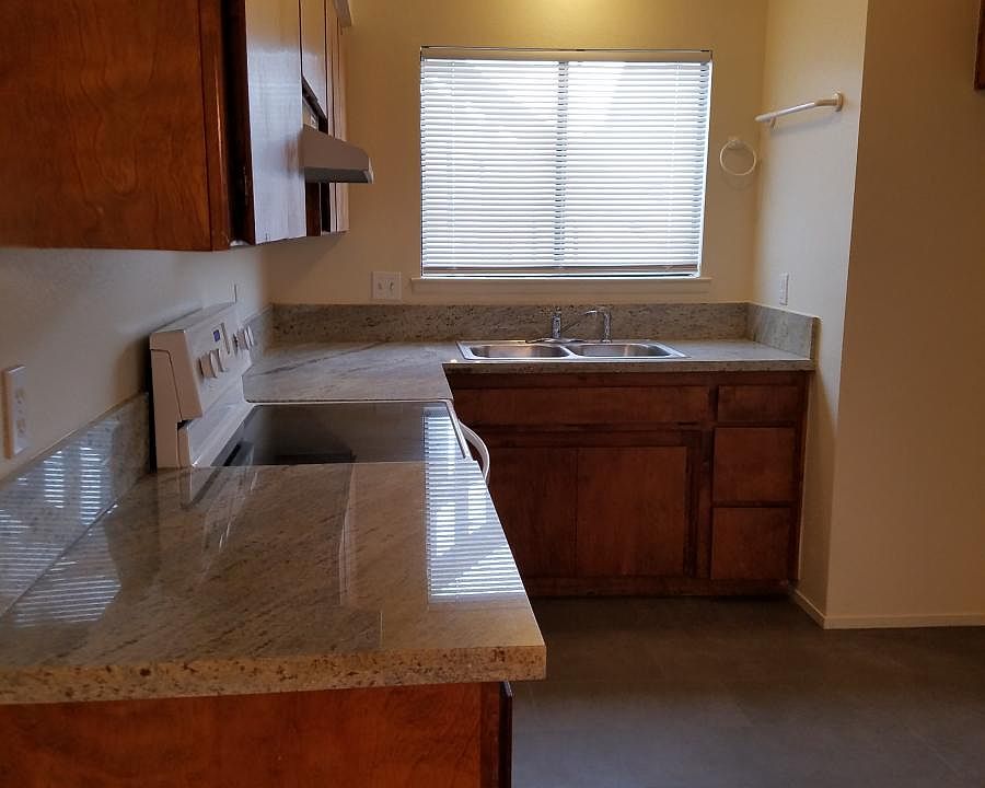 1st image of 618 Elm St APT 1