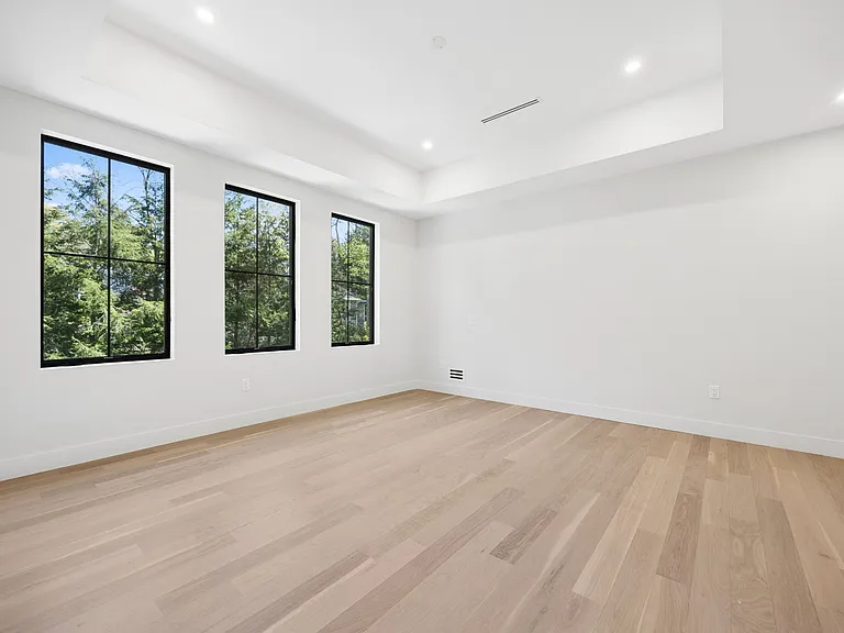 242 Hardenburgh Ave — Photo 26
