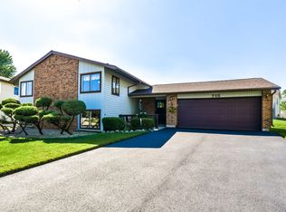 715 Oklahoma Way, Elk Grove Village, IL 60007