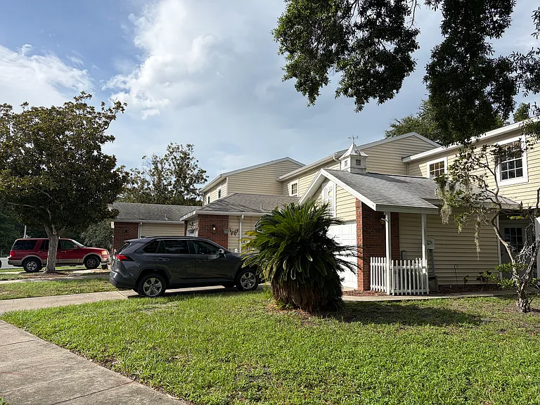 3174 Beecher Dr E — Photo 2