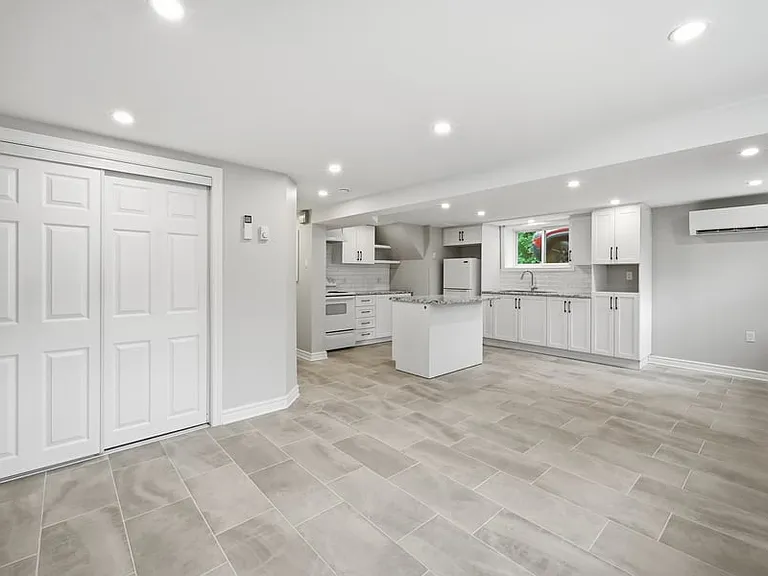 1225 Old Montreal Rd #4 — Photo 6