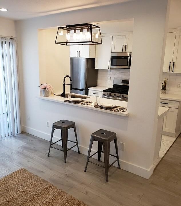1st image of 6050 Cadillac Ave #109