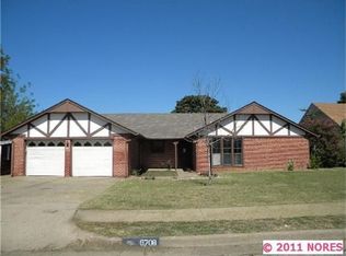 6708 Dover Ct, Bartlesville, OK 74006