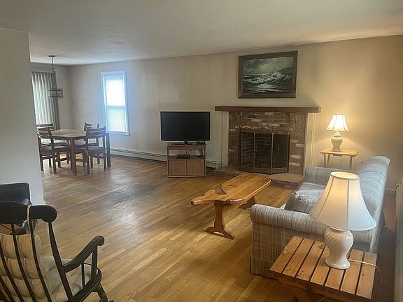 2nd image of 32 Wimbledon Dr
