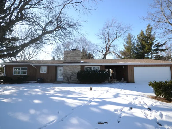 13N194 Brier Hill Rd, Hampshire, IL 60140