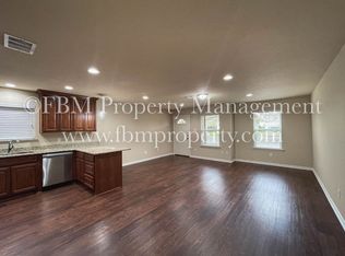 109 Casa Linda Dr #B, Ennis, TX 75119