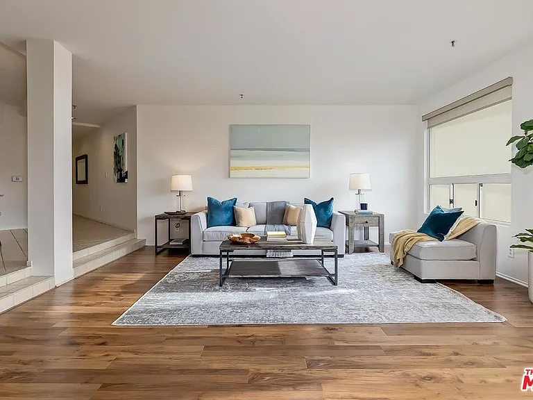 255 Main St #207 — Photo 4