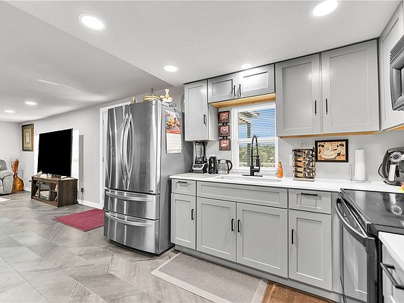 2nd image of 17166 Primrose Ln