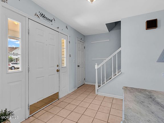 5th image of 1501 Bel Aire Court W