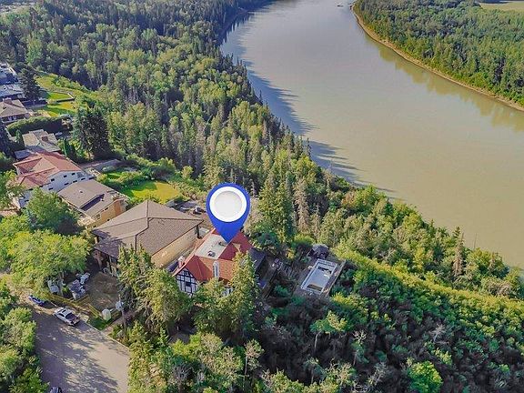 3rd image of 8638 Saskatchewan Dr NW