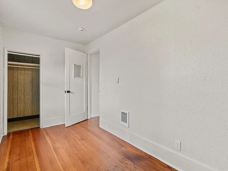 7015 N Greeley Ave #B — Photo 45