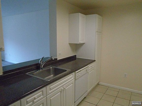 4th image of 3307 City Pl #3307