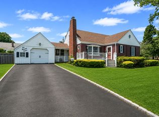 112 Lawrence Avenue, Smithtown, NY 11787
