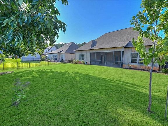 4th image of 2562 Mimms Ln