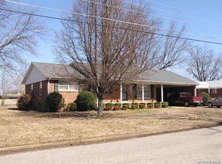 1403 Dowsley Dr, Humboldt, TN 38343