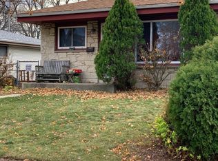 2827 E Bolivar Ave, Saint Francis, WI 53235