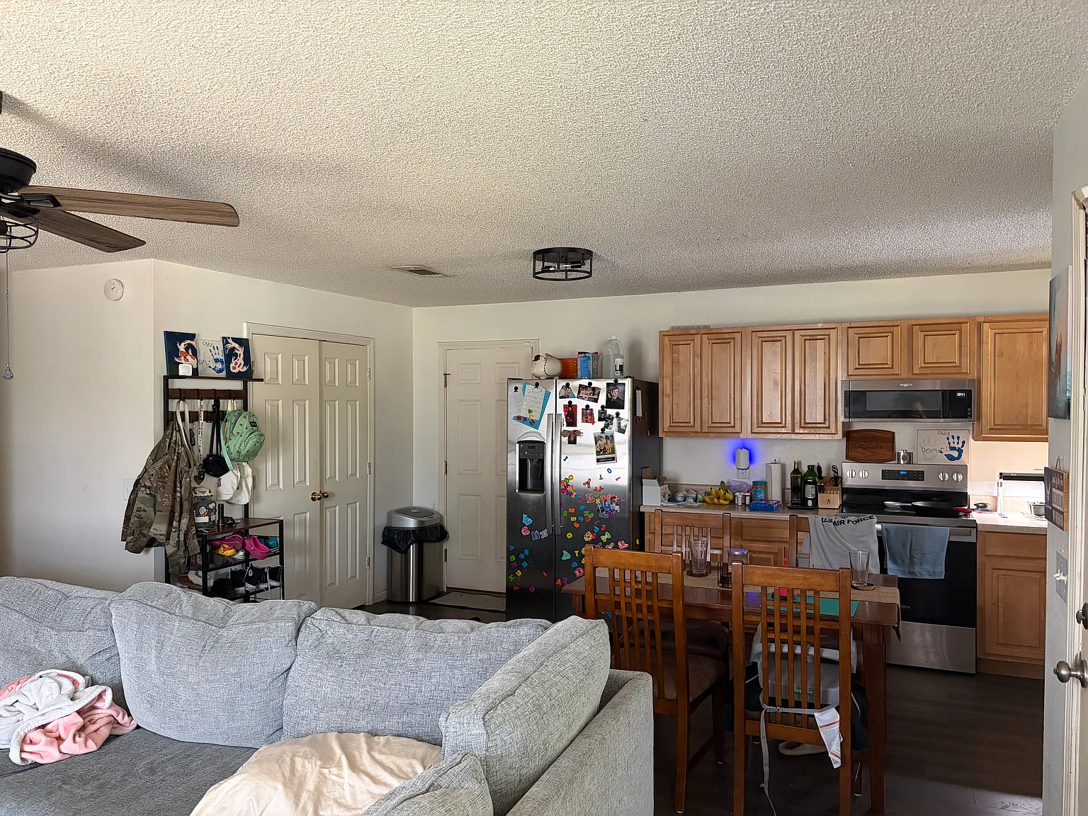 3 bed, 1090 sqft, $1,950 — Photo 3
