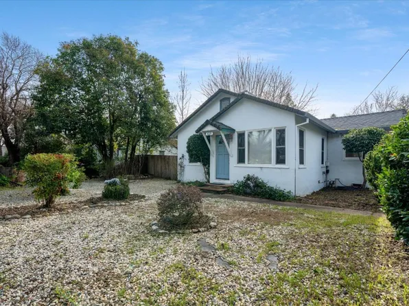 409 Smile Pl, Redding, CA 96001