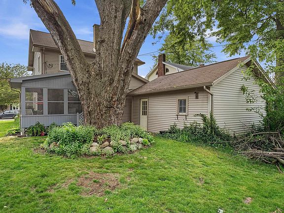5th image of 162 Manor Ave