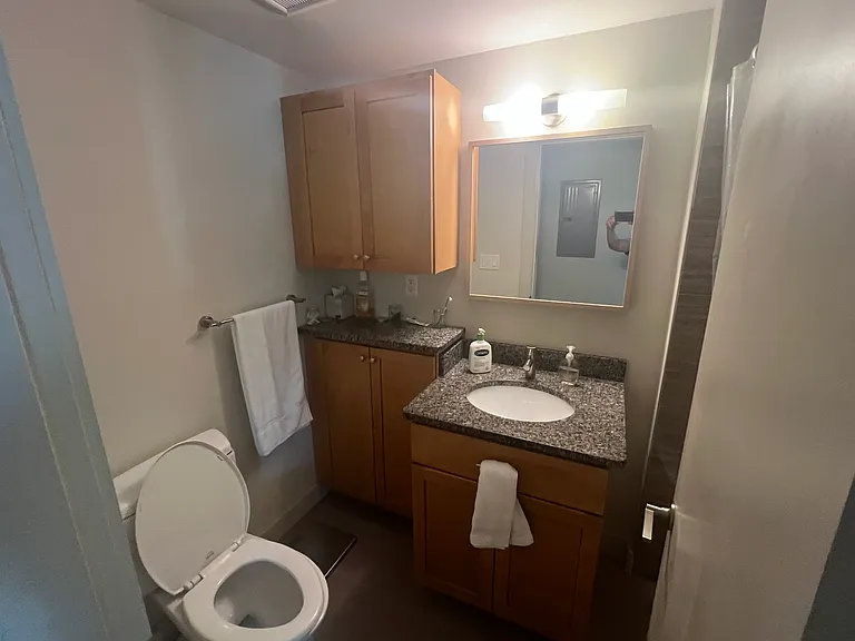 150 Adams St #7 — Photo 5