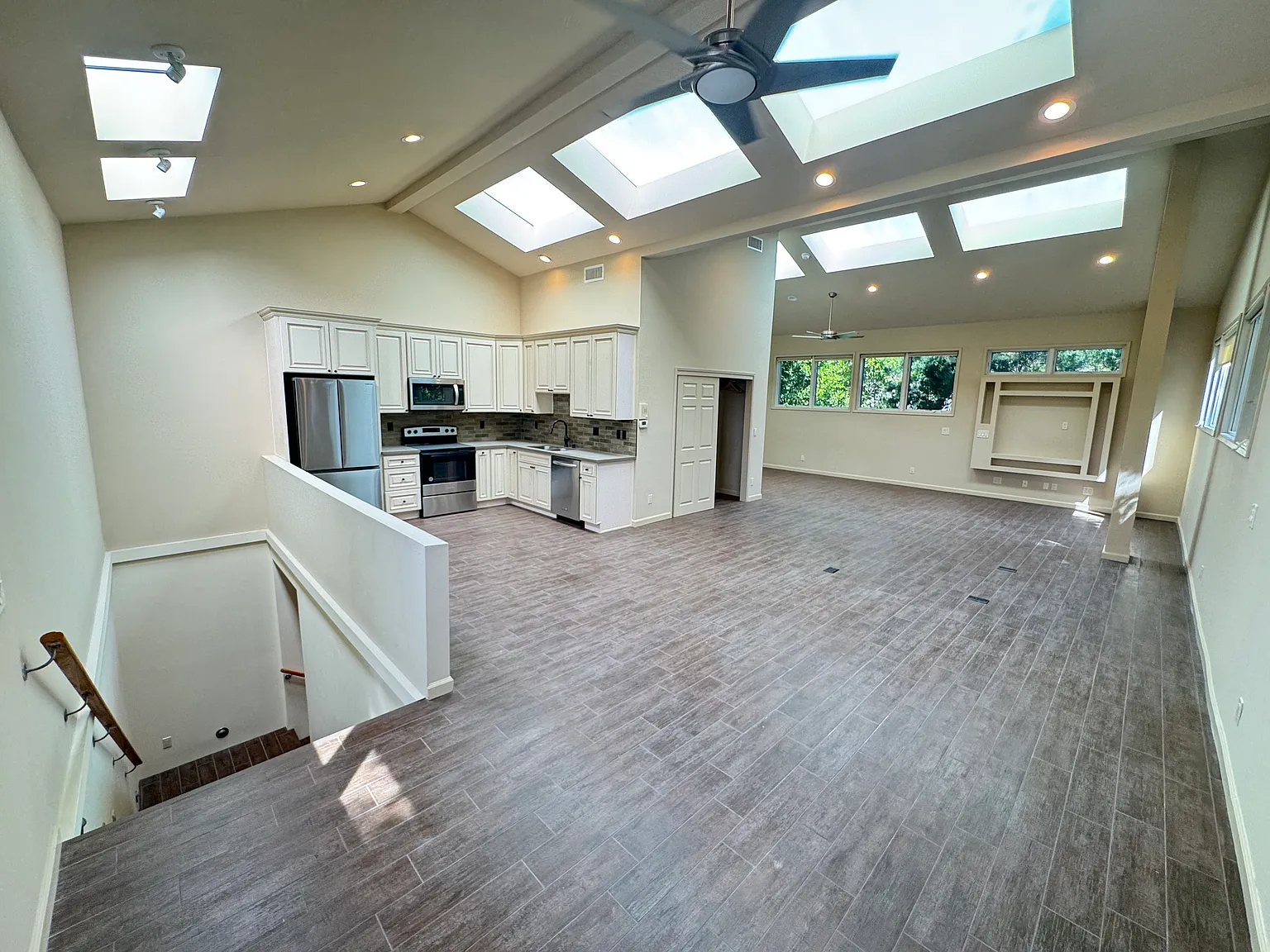 Studio, 1.5 bath, 1700 sqft, $4,500 — Photo 4