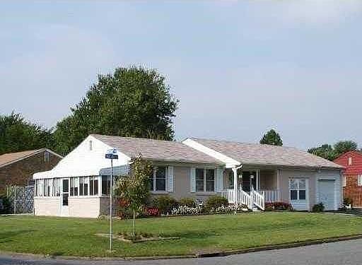 2nd image of 2318 Portlock Rd