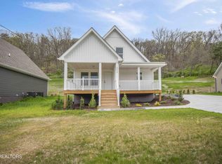 3023 Greenway Dr, Knoxville, TN 37918