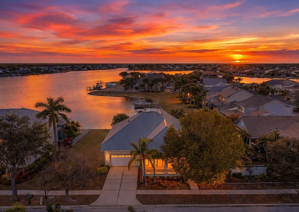 1st image of 423 Manns Harbor Dr